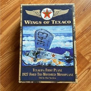 WINGS OF TEXACO PLANE